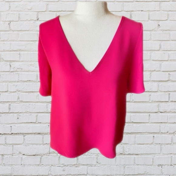 ⭐️3 for $15 EVERLY for Francesca’s Hot Pink cold shoulder Blouse size Medium NEW - Picture 8 of 8
